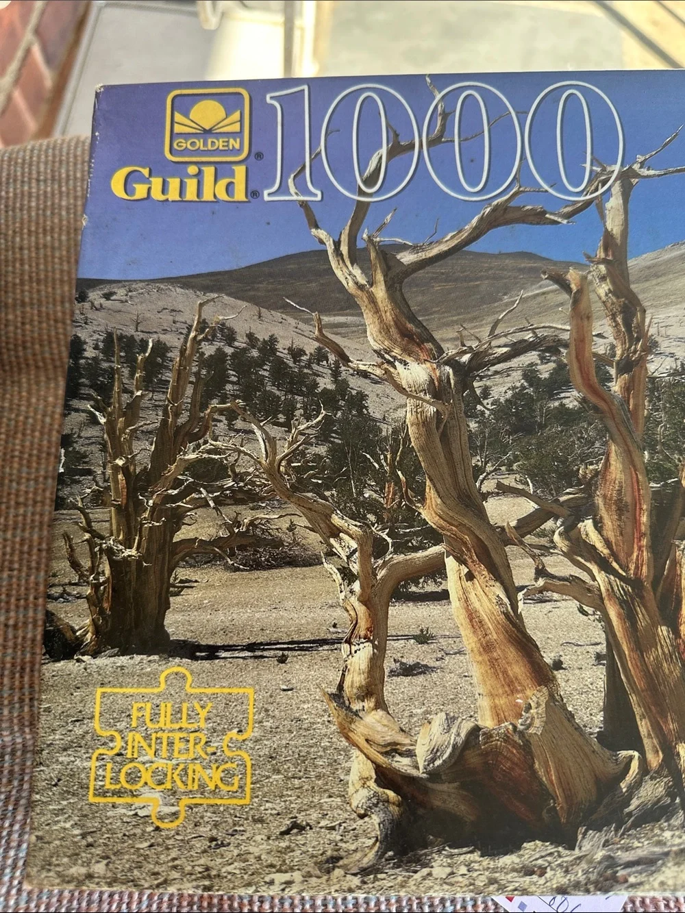 New & Sealed Golden Guild 1000-Piece Jigsaw Puzzle - Desert Tree Scene
